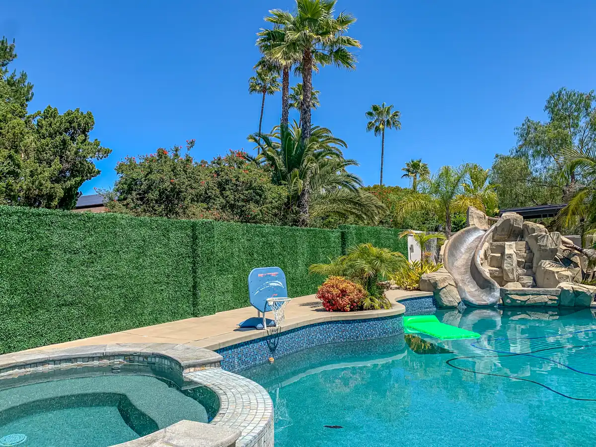 Pool privacy solutions: artificial hedges for Texas backyards